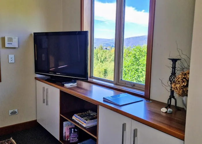 Nestled In Ridgecrest 4*