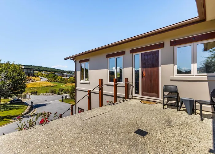 Nestled In Ridgecrest 4*