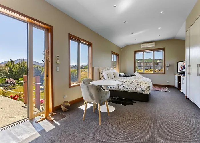 招待所 Nestled In Ridgecrest 4*